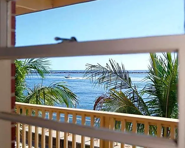 Oceanic Motel 2*