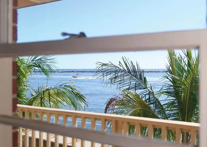 Oceanic Motel 2*